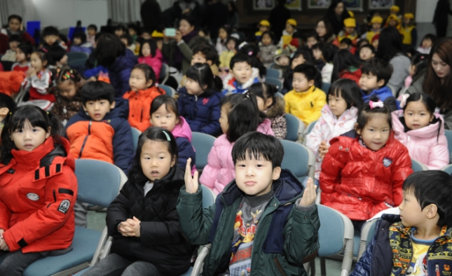 20141203-민간 어린이 사랑의 저금통 행사 109277.JPG