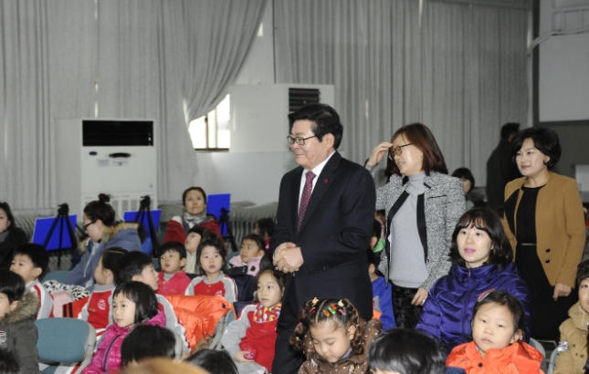 20141203-민간 어린이 사랑의 저금통 행사 109279.JPG