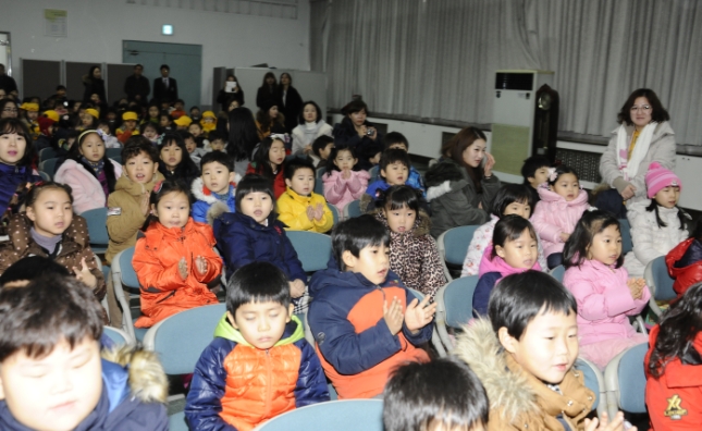20141203-민간 어린이 사랑의 저금통 행사 109292.JPG
