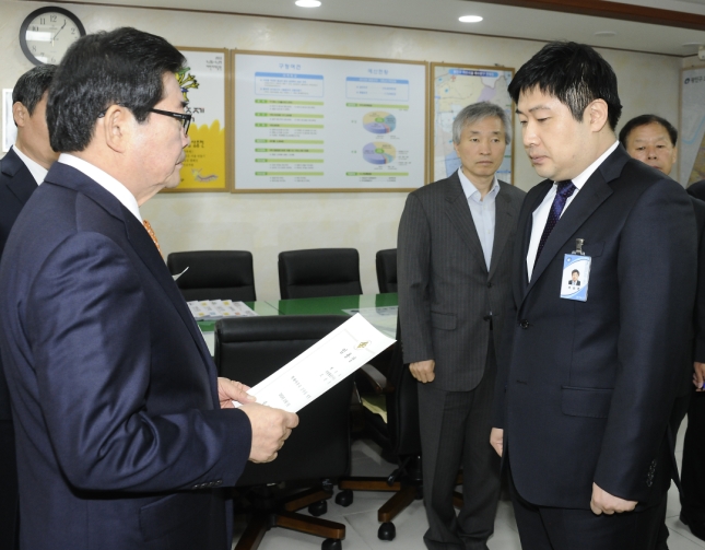20131031-일반직공무원 임용장 수여