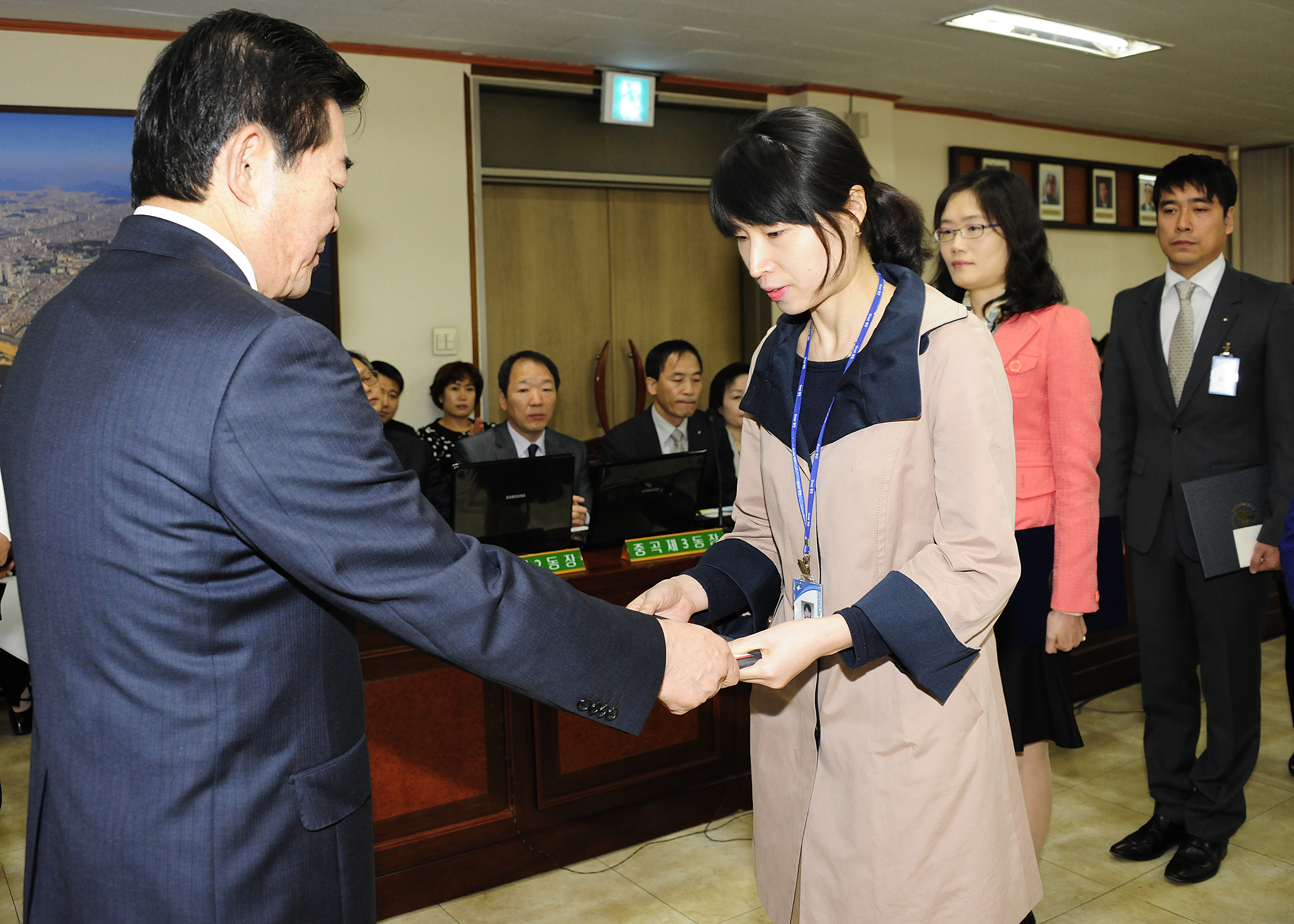 20120419-구 동 확대간부회의 우수직원 표창 52107.JPG