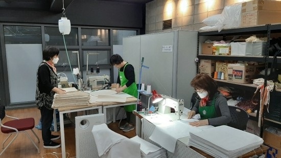 중곡1동 자원봉사캠프는 에코백(천 장바구니) 제작중~! 에코백2.jpg