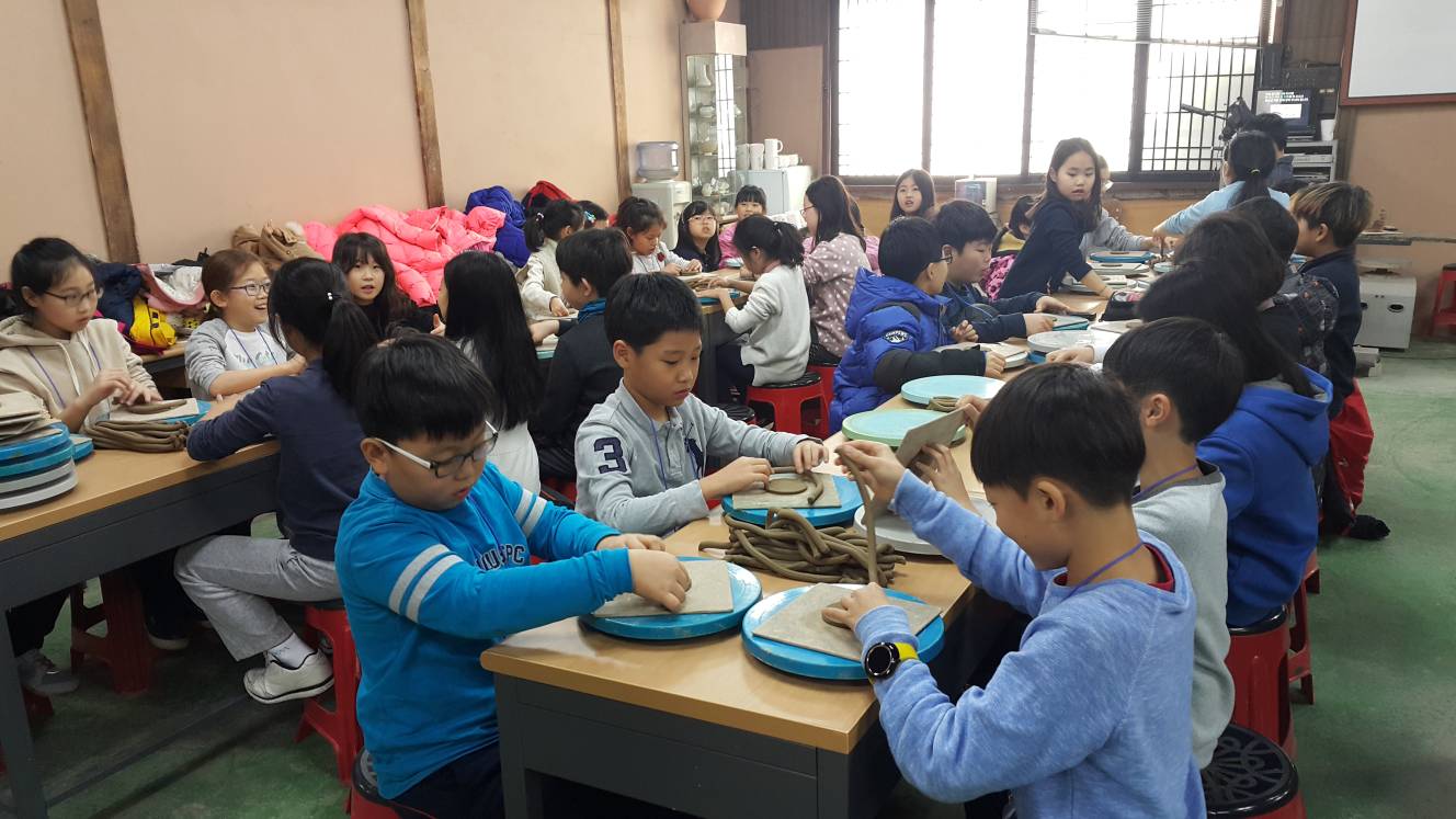 자치회관 권역별 특화프로그램-이천도자기체험