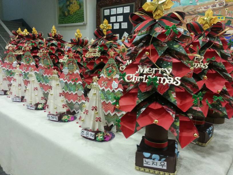 사랑의 일일찻집 행사 " 자치회관 프로그램 작품전시"