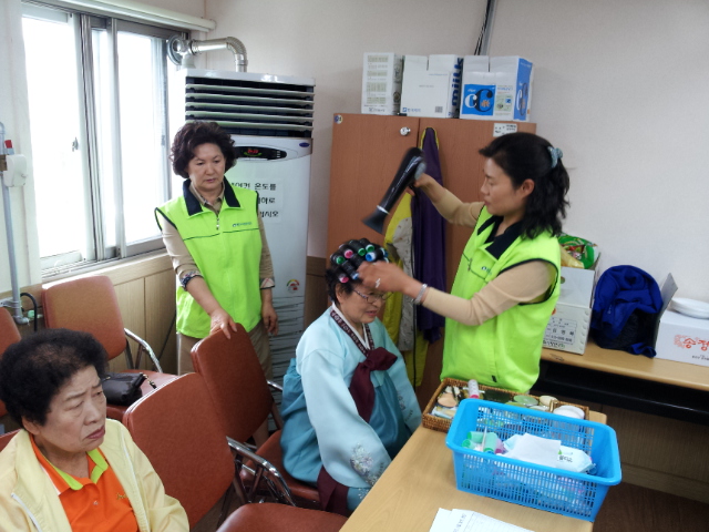 어르신 장수사진 찍어드리기.