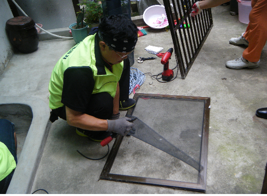 "창문에 내복을 입혀드려요~" 문풍지 설치사업