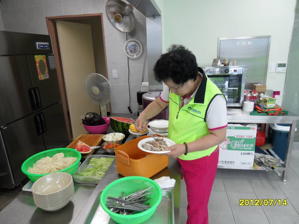 (구의3동 자원봉사센터) 일촌 결연가족과 여름나기! 상쾌한 나눔 행사(2012.07.14)