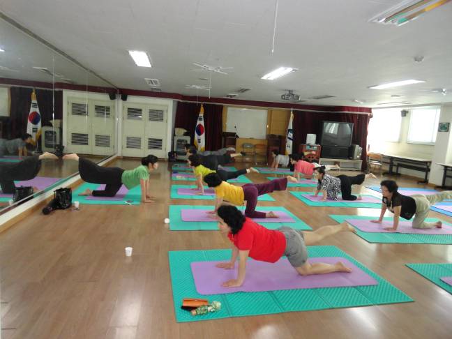 요가교실 오후반의 활동모습 ~여러분도 참여하셔요~~~