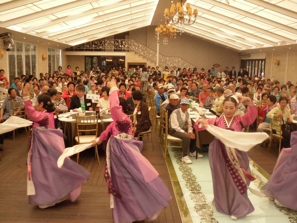 5.8 어버이날맞이 자양2동 경로잔치