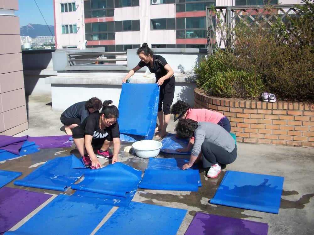 2011년 화양동 건강요가(오전반) 요가매트 청소 봉사활동(2011.09.30)
