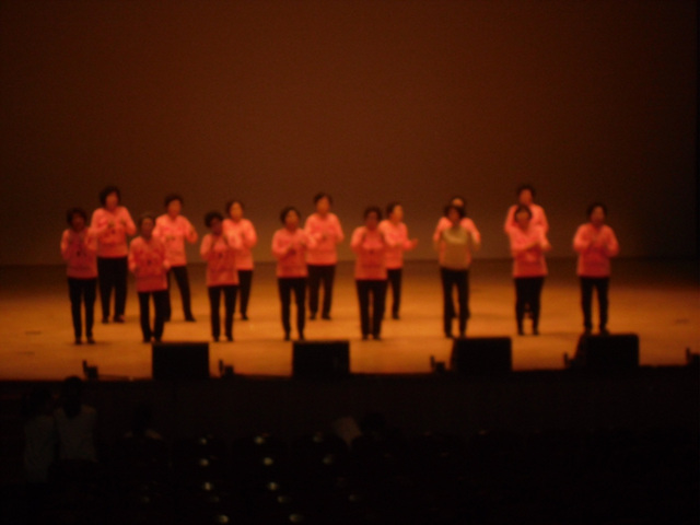 2011. 자치회관 경연대회 발표회(가요교실회원 참가) 