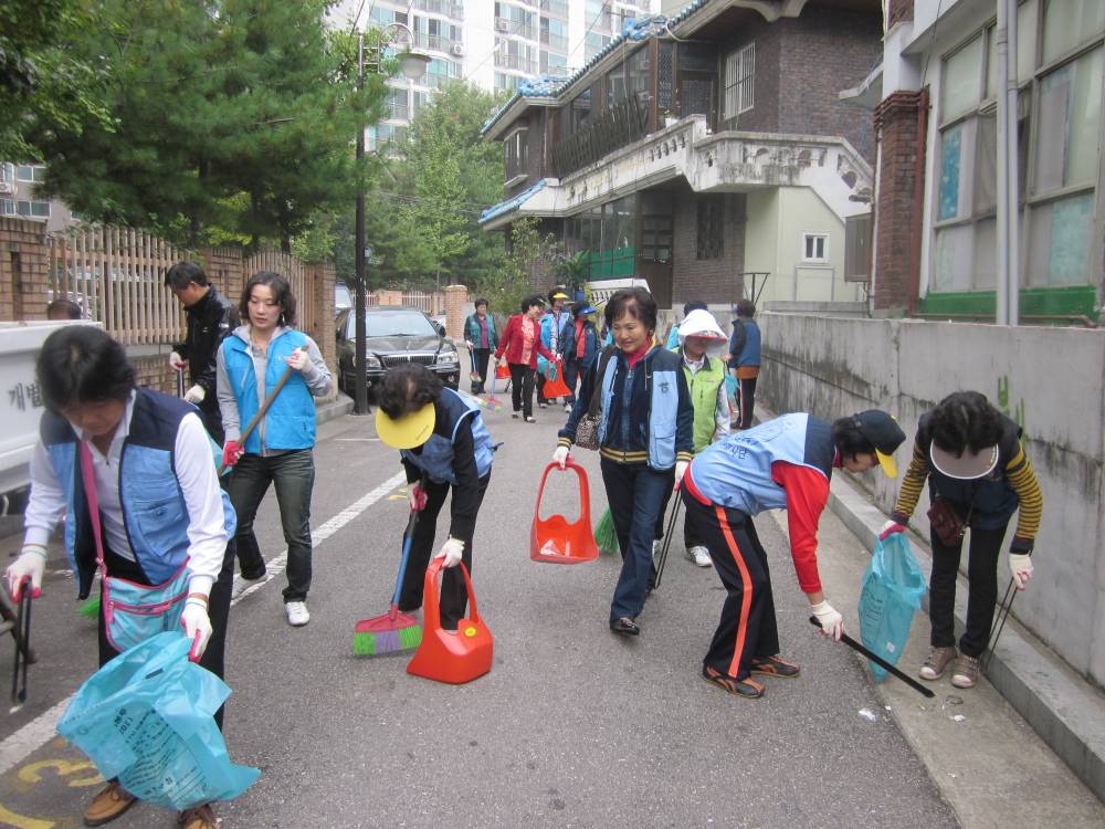 아름다운 마을 안길만들기 주민 대청소 실시(10.11)