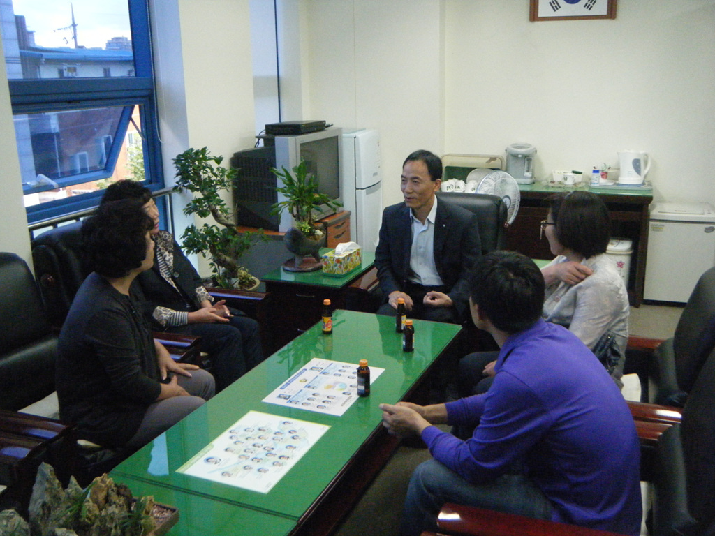 중곡4동봉사단체 "우정회" 장학금 전달