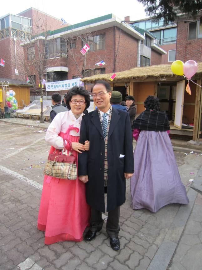 한복을 곱게 입으신 체육회 총무님