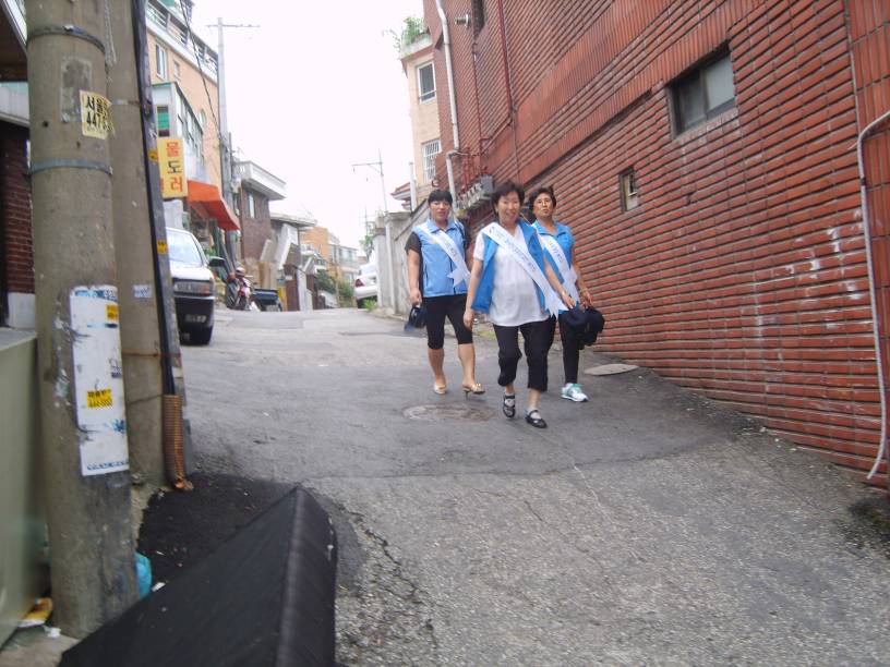 안전지킴이 순찰모습(청소년선도육성회) 