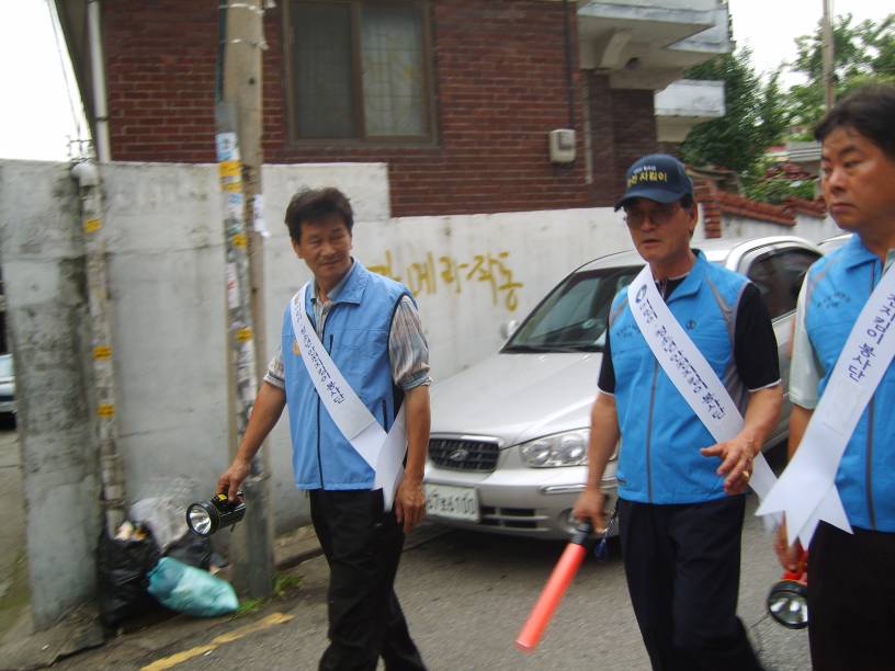 안전지킴이 순찰모습(청소년선도육성회)