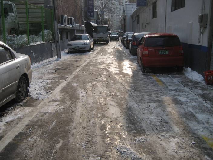 한결 깨끗해진 도로~