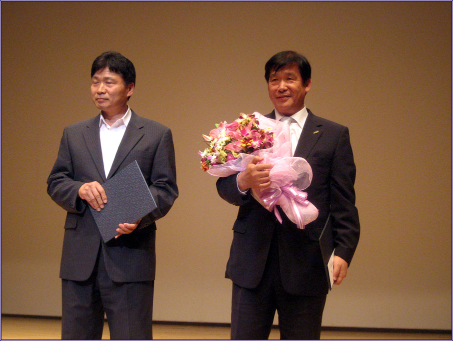 자치회관 페스티벌에서 구의3동 전시회 우수상 수여