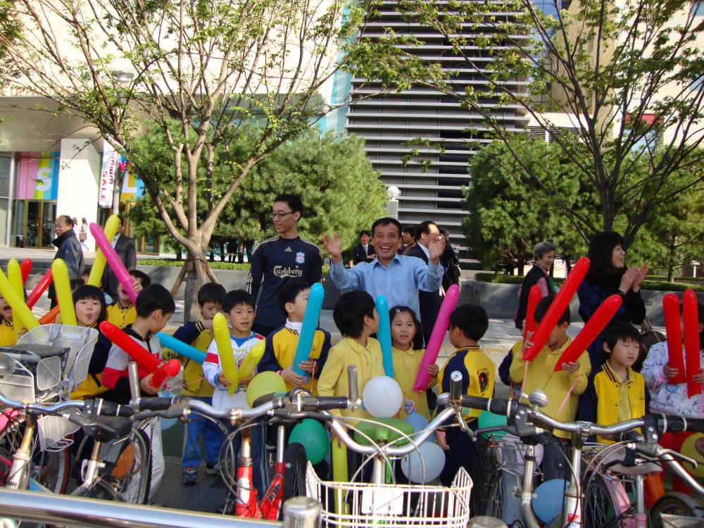 거리응원 나온 유치원 아이들~^-^