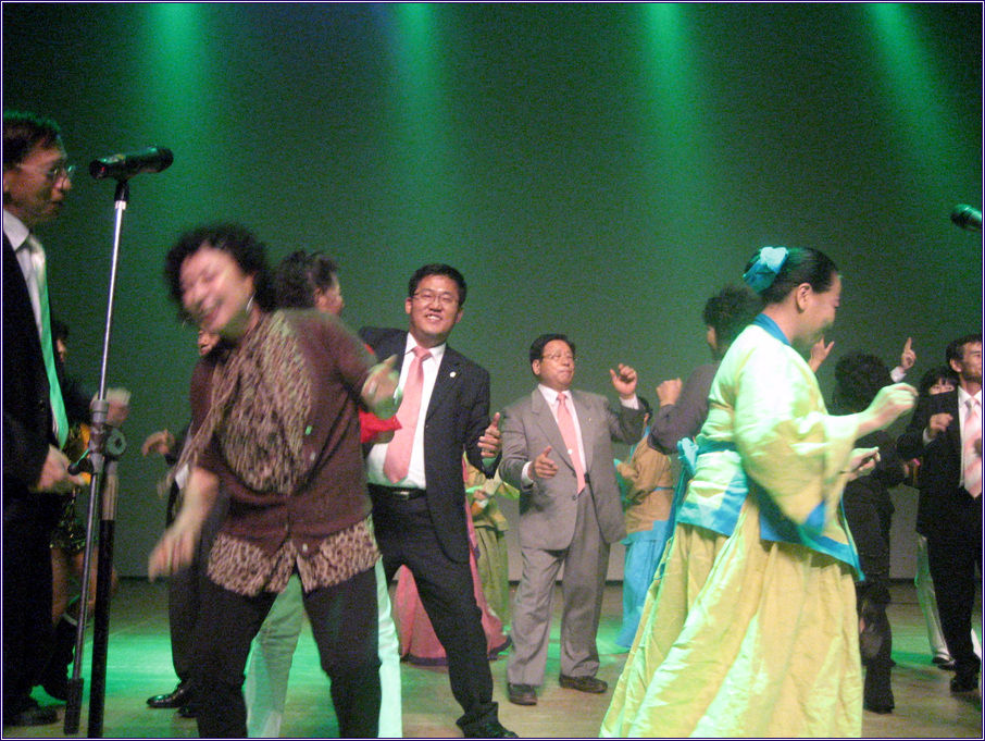 무대위의 신나는 댄스타임!!