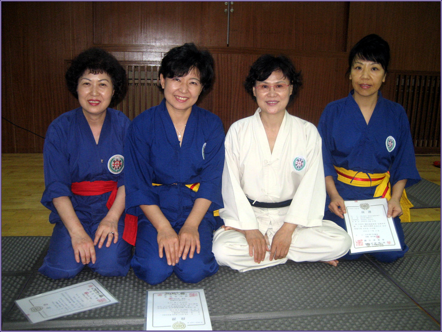 단전호흡아침A반 승단식입니다.(09.07.15) 