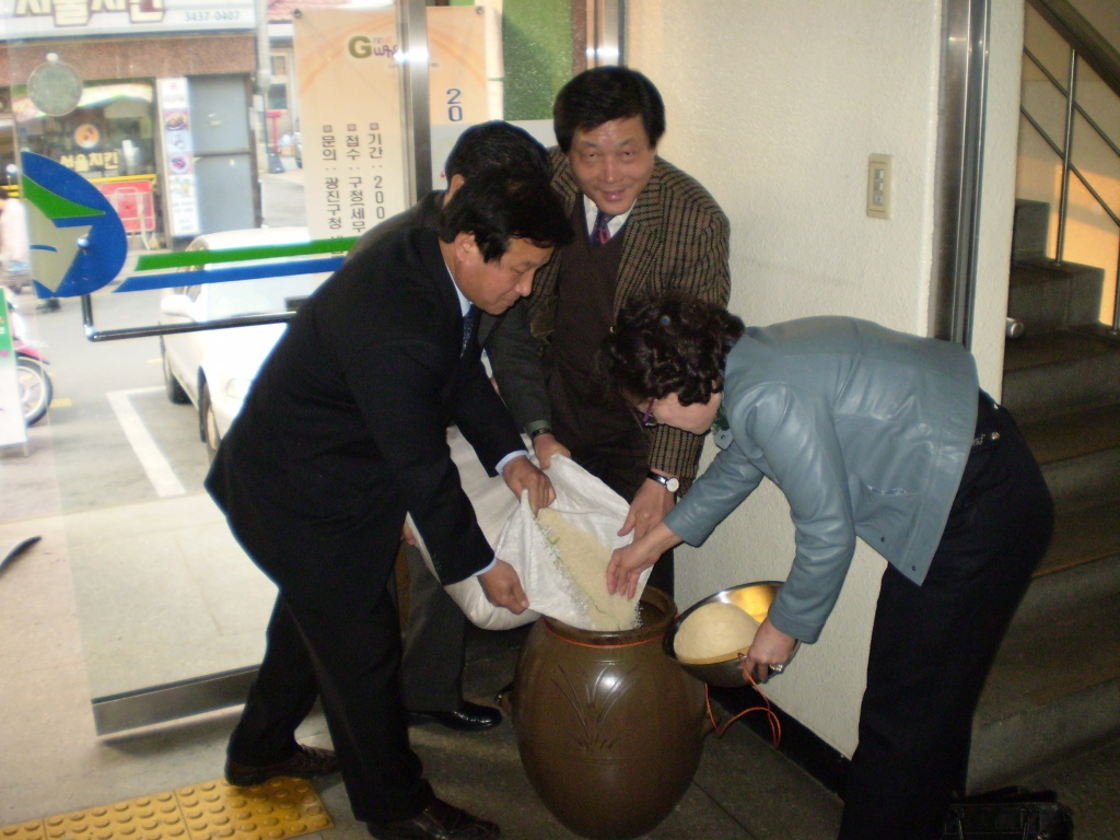 온정의샘 나눔의 쌀독 설치2