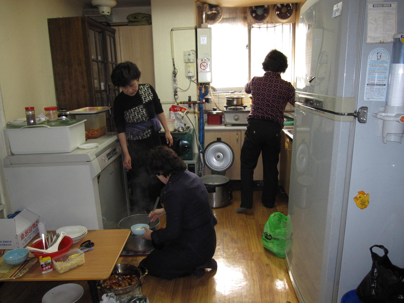 요교실 대동(아)경로당 떡국 끓여 드리기