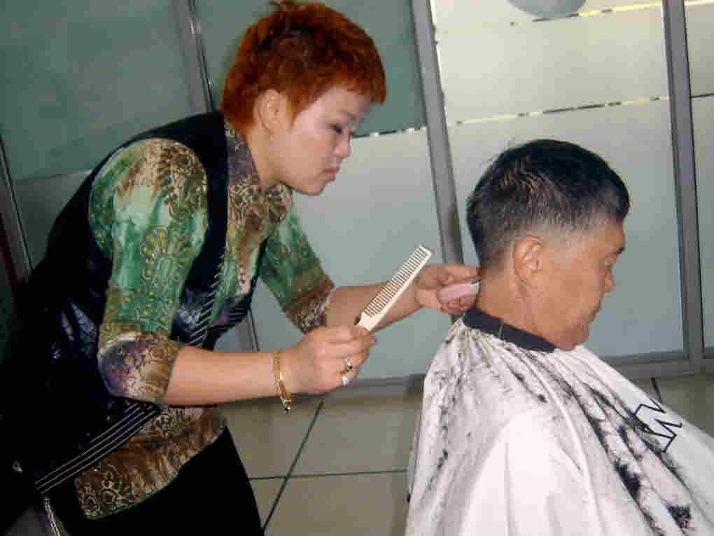 저소득 어르신 이발해드리기 (2008. 10. 28)