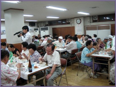 어르신사랑의점심드리기행사(08.08.21)