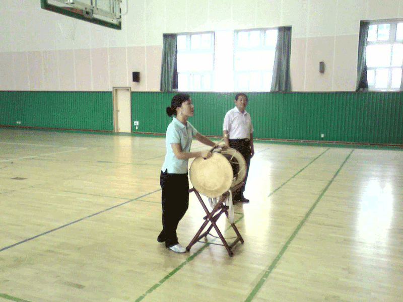 사물놀이 강사의 열정적인 강좌