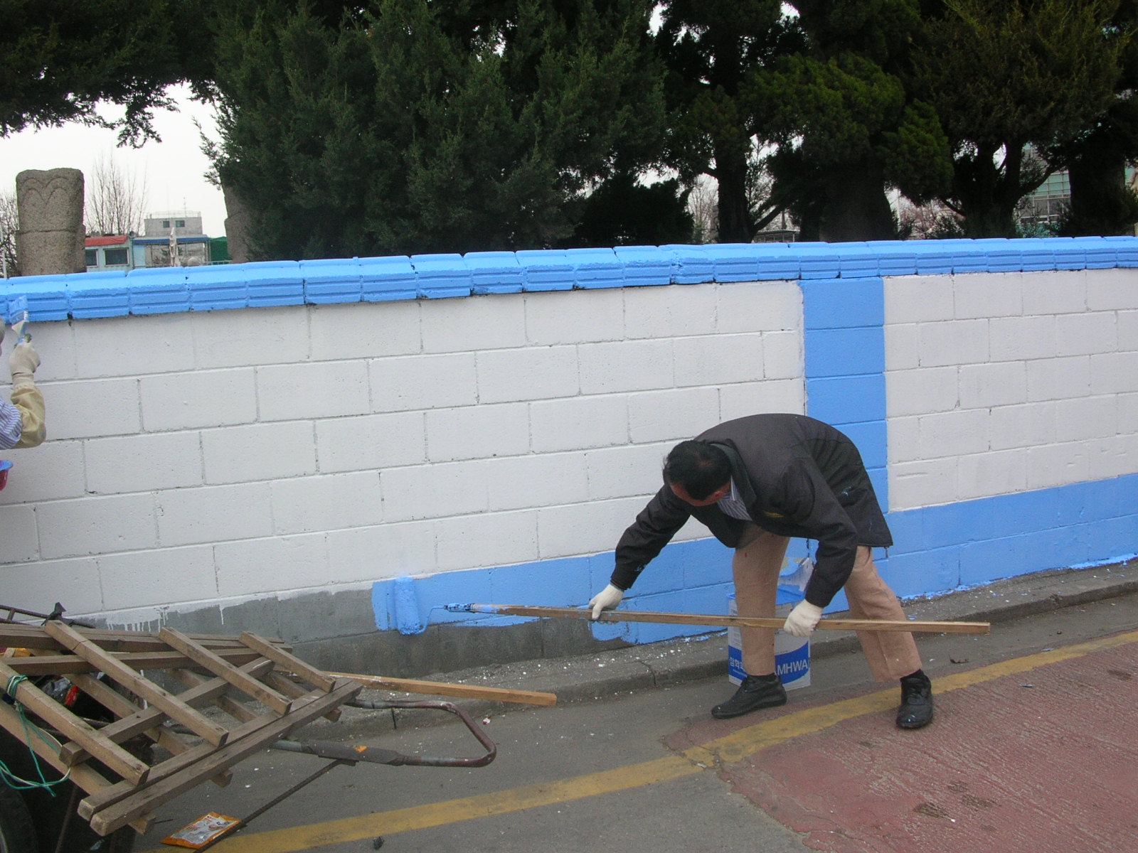 구의초등학교 등교길 담벼락 페인트 단장4(동아자동차 학원 담장 200m) 