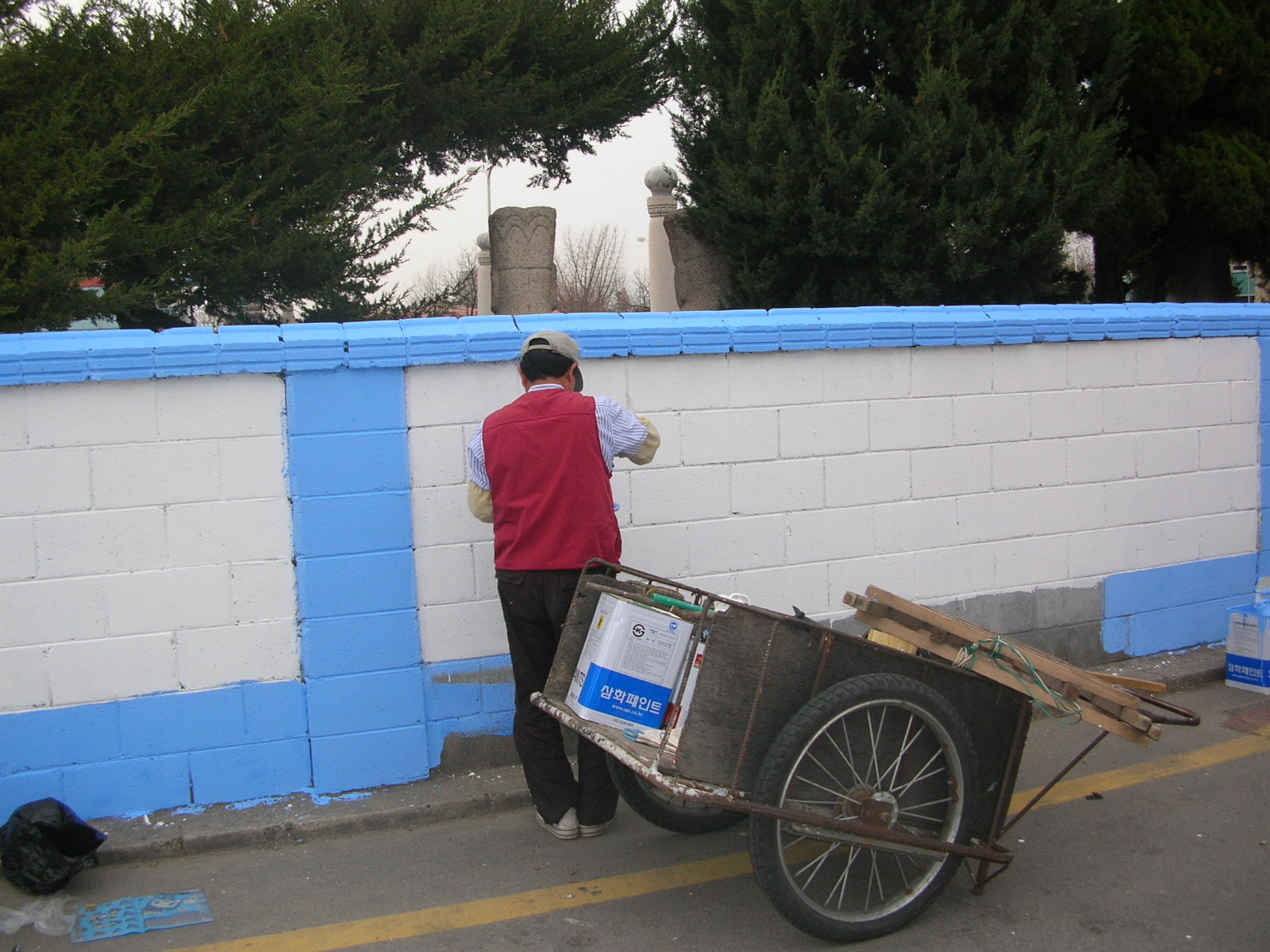 구의초등학교 등교길 담벼락 페인트 단장3(동아자동차 학원 담장 200m) 