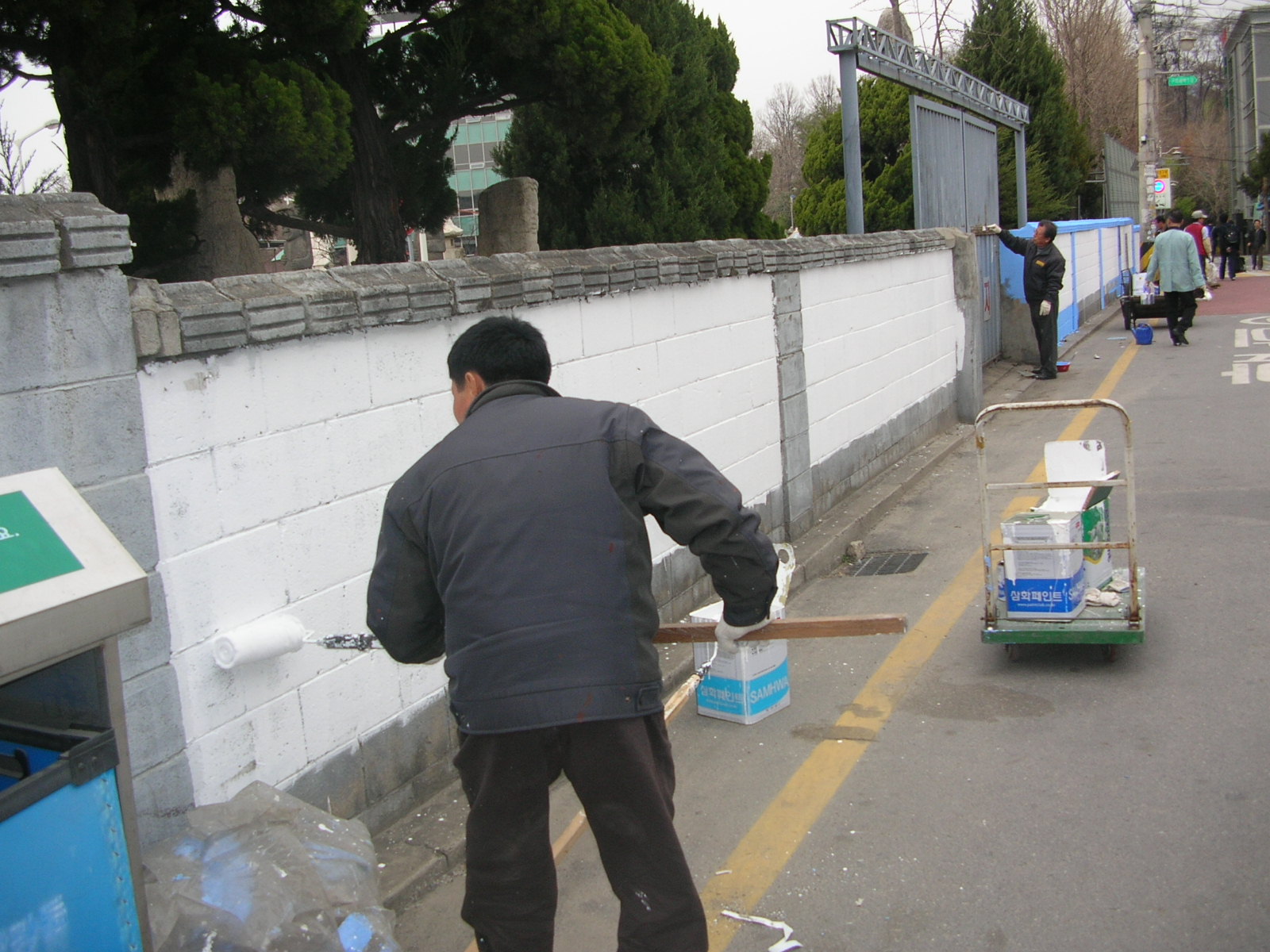구의초등학교 등교길 담벼락 페인트 단장2(동아자동차 학원 담장 200m) 