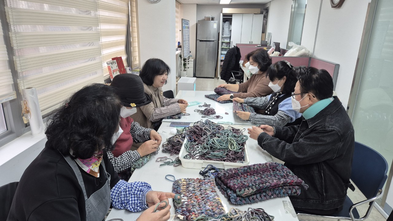 동 특화사업)가로수 보호 양말목 뜨개 만들기 등