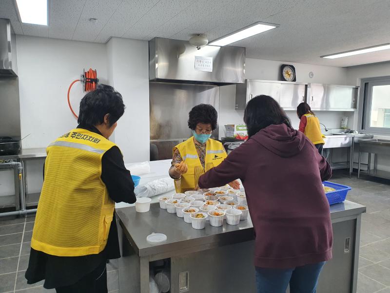 소통하고 나누는 기쁨 공유냉장고 반찬나눔