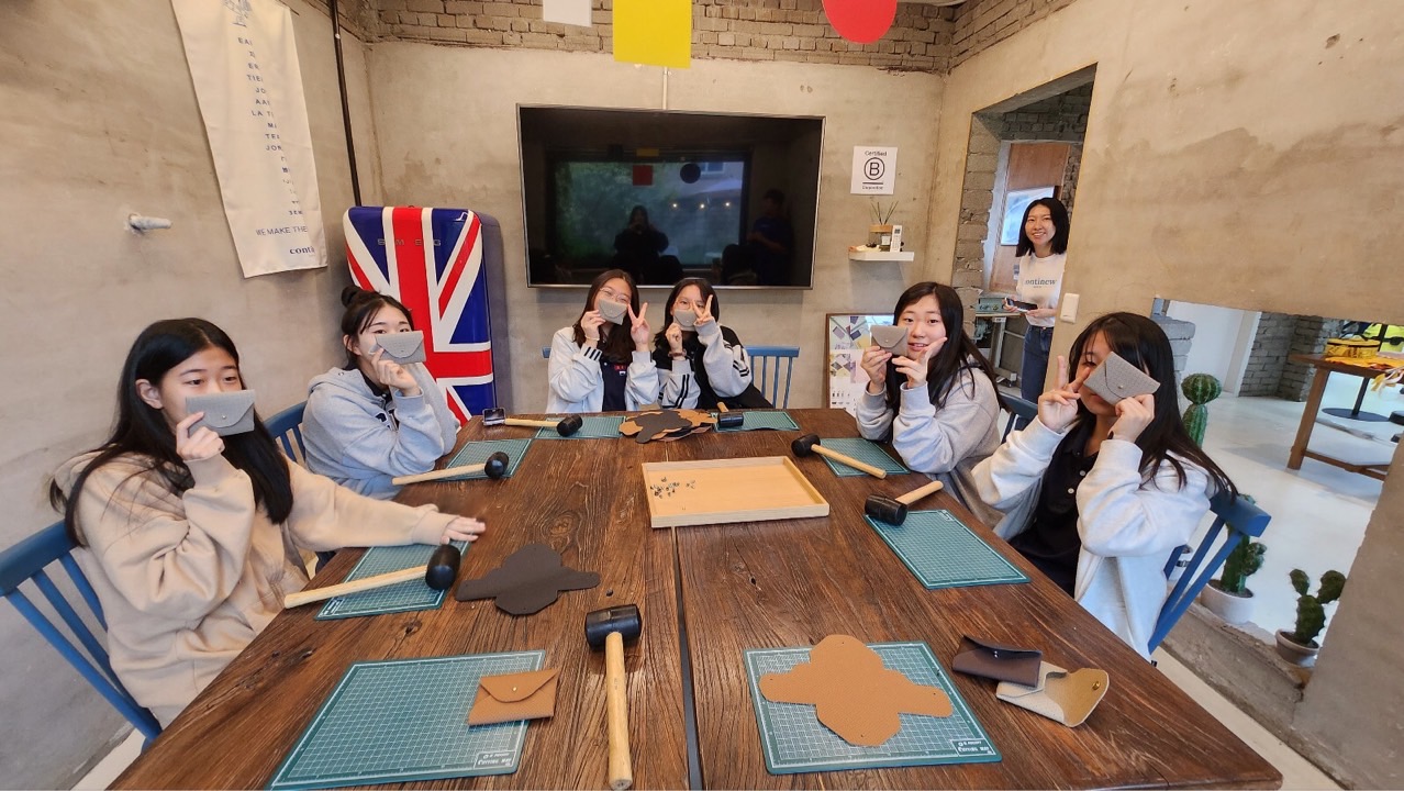 그림입니다.  원본 그림의 이름: a_ci1Ud018svcx6vhy7itq4dj_f76lhx.jpg  원본 그림의 크기: 가로 1278pixel, 세로 720pixel  색 대표 : sRGB  EXIF 버전 : 0221