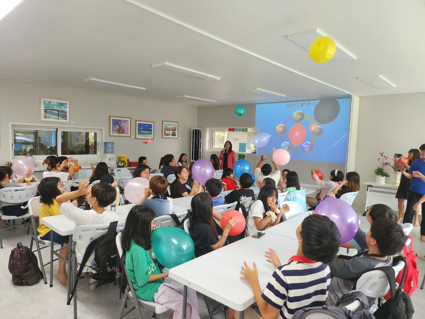 그림입니다.  원본 그림의 이름: KakaoTalk_20230819_025943487_15.jpg  원본 그림의 크기: 가로 1400pixel, 세로 1050pixel